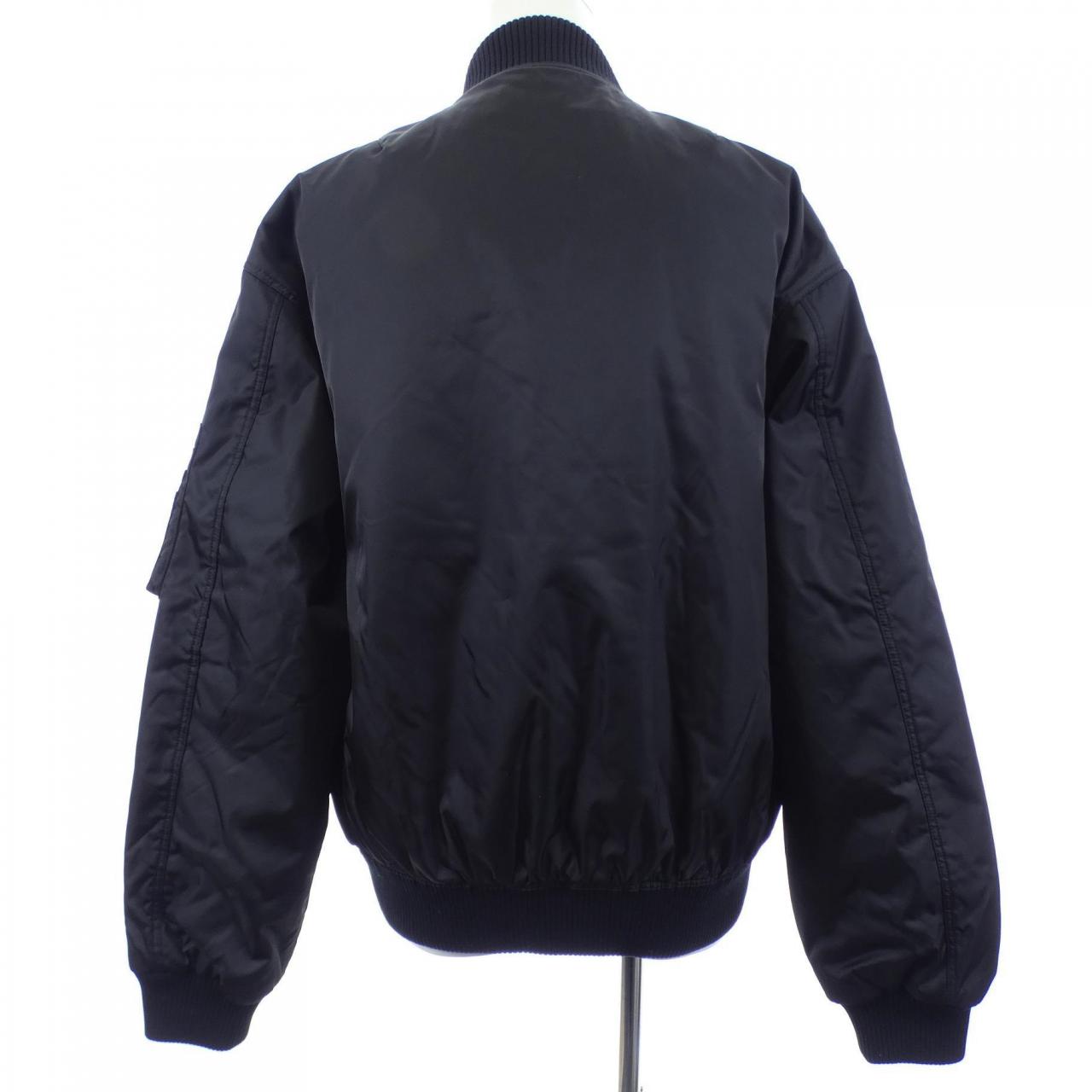 プラダ トライアングルロゴ Re-Nylon ジャケット