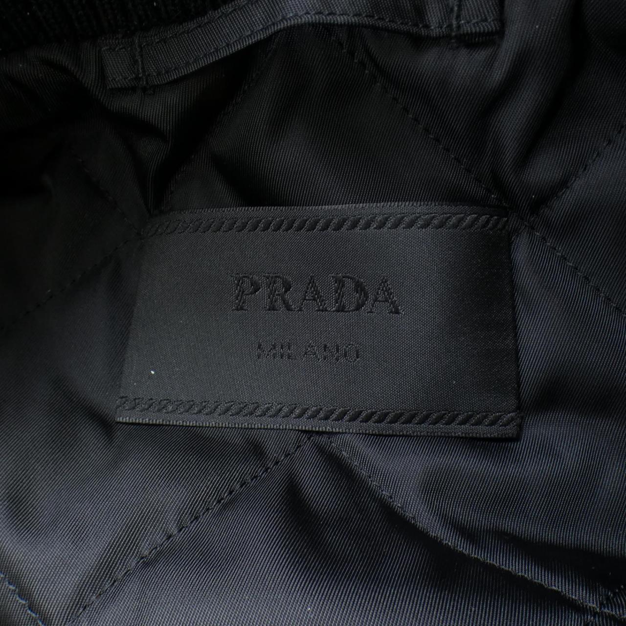 プラダ トライアングルロゴ Re-Nylon ジャケット