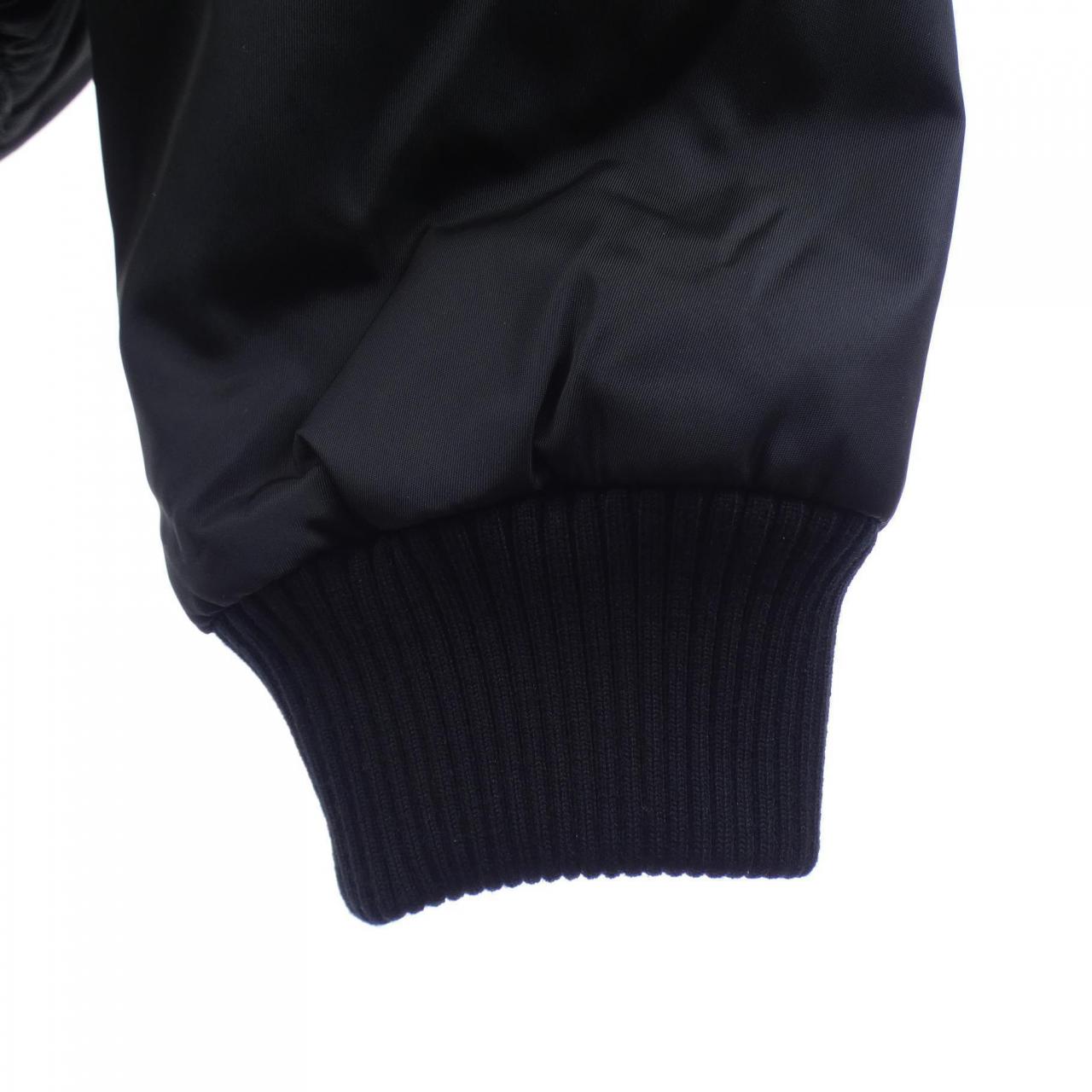 プラダ トライアングルロゴ Re-Nylon ジャケット