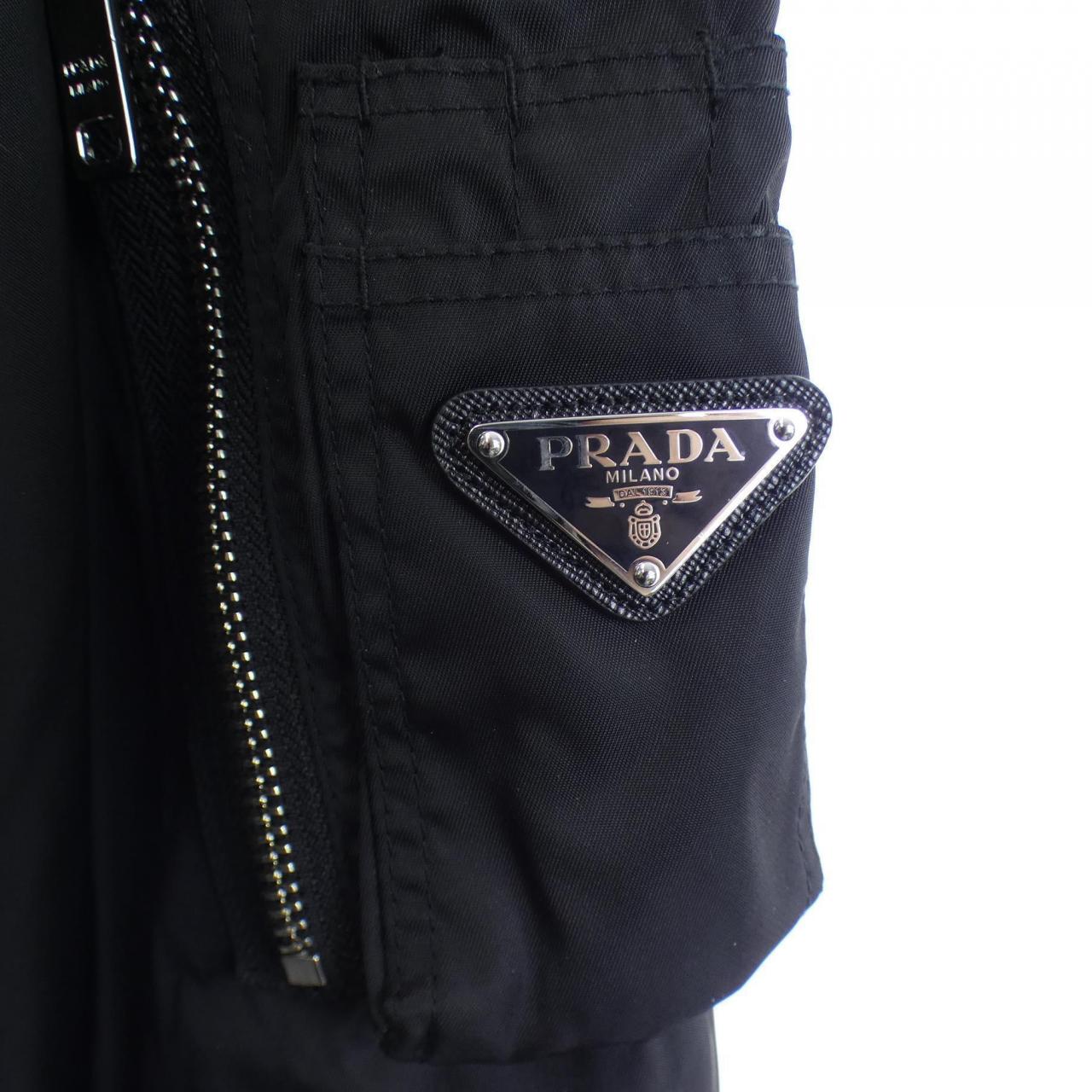 プラダ トライアングルロゴ Re-Nylon ジャケット