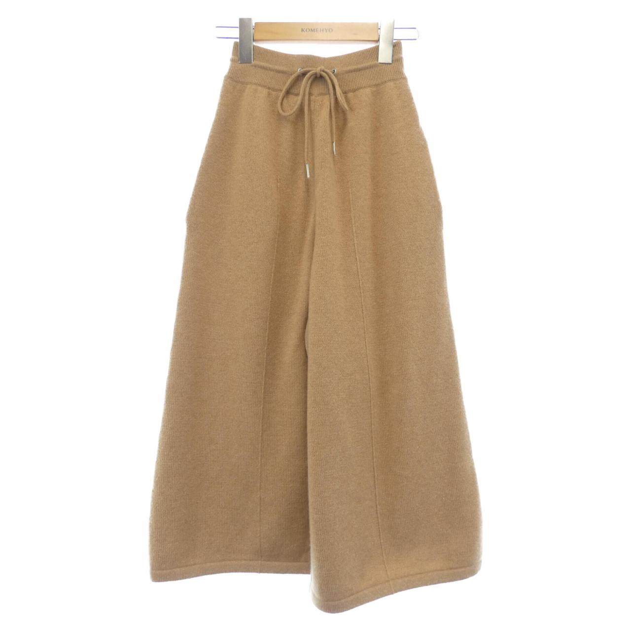 セリーヌ カシミヤクロップドパンツ