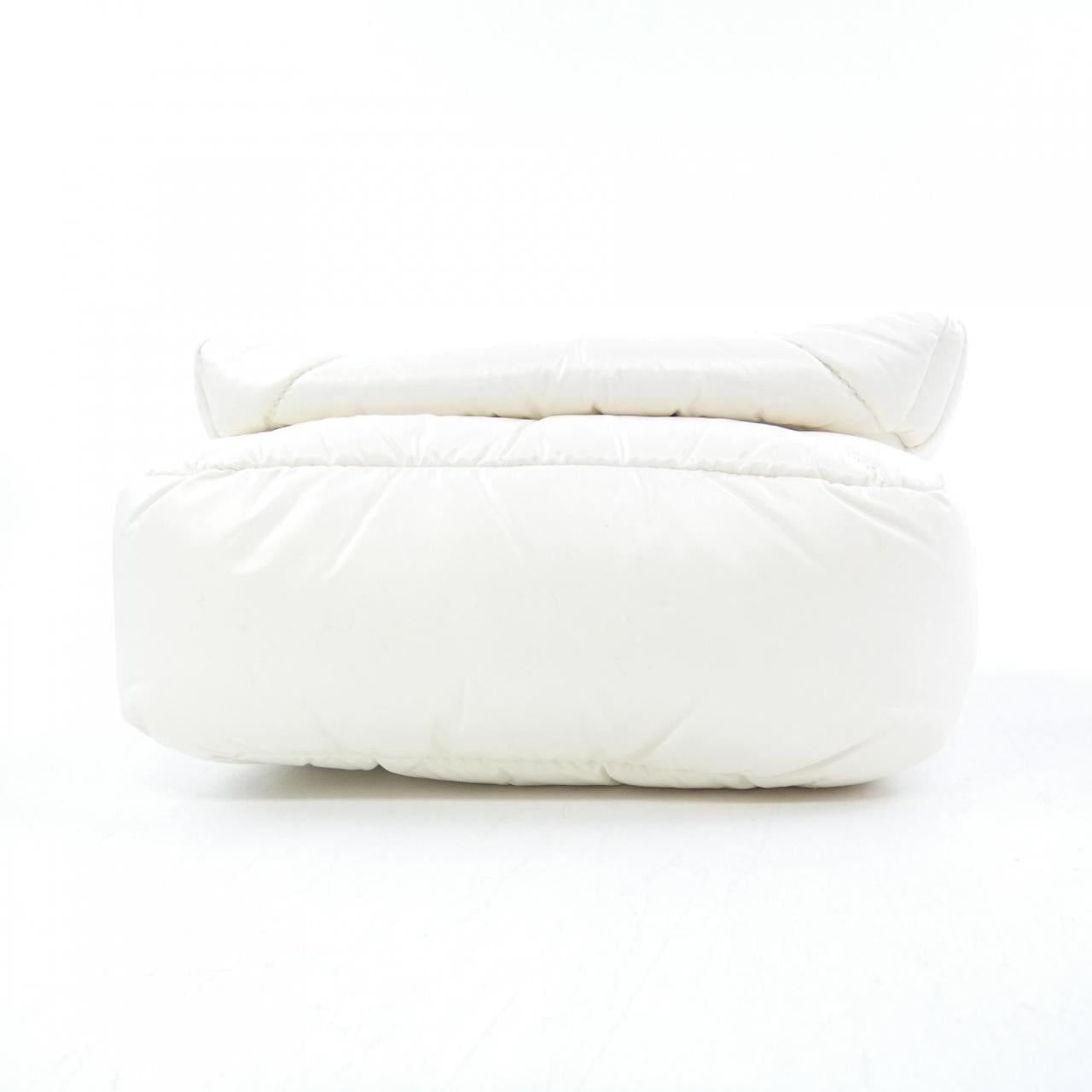モンクレール MINI PUF ミニバッグ
