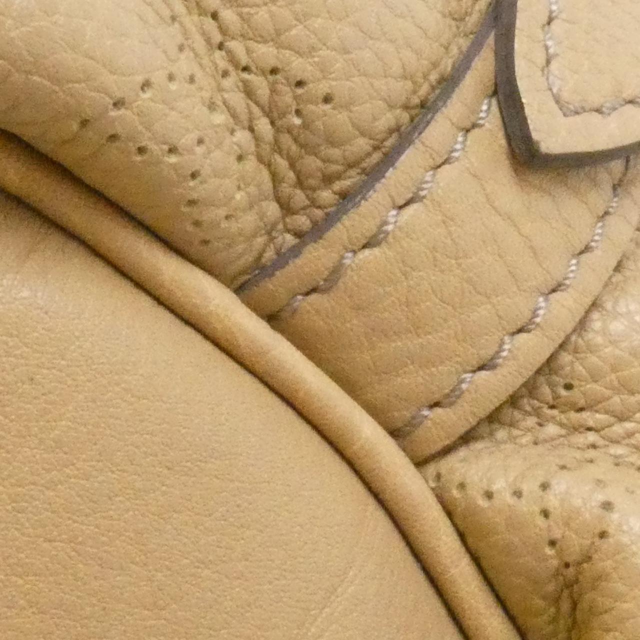 ルイヴィトン マヒナ カーフ ショルダーバッグ