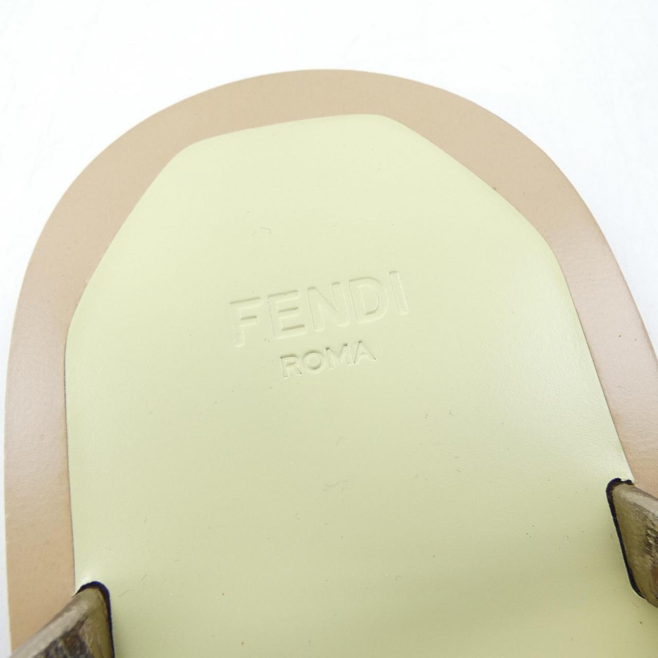 フェンディ レザーサンダル