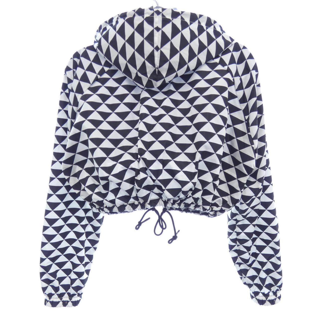 プラダ トライアングルロゴ RE-NYLON ブルゾン