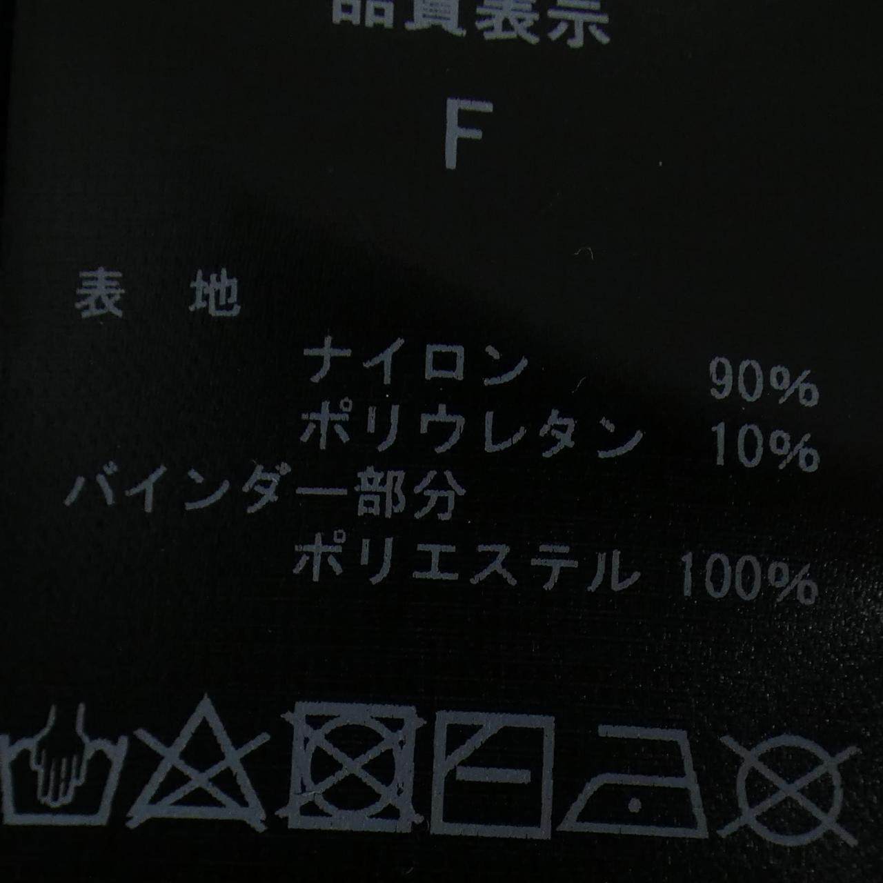 ACKA. トップス
