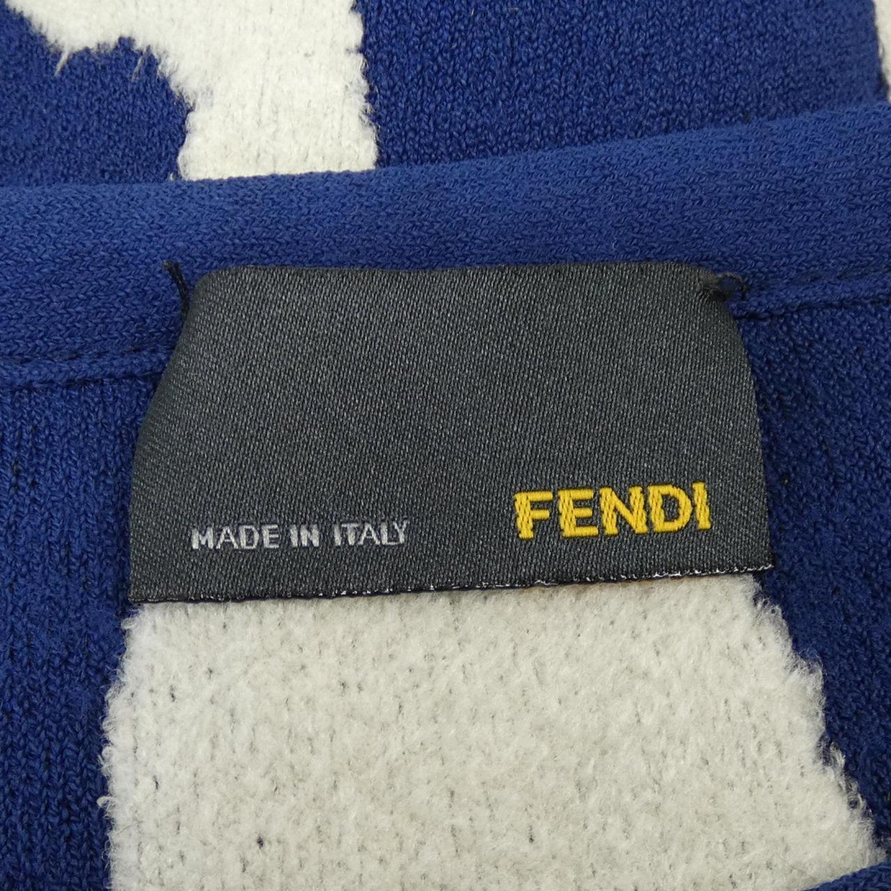フェンディ トップス