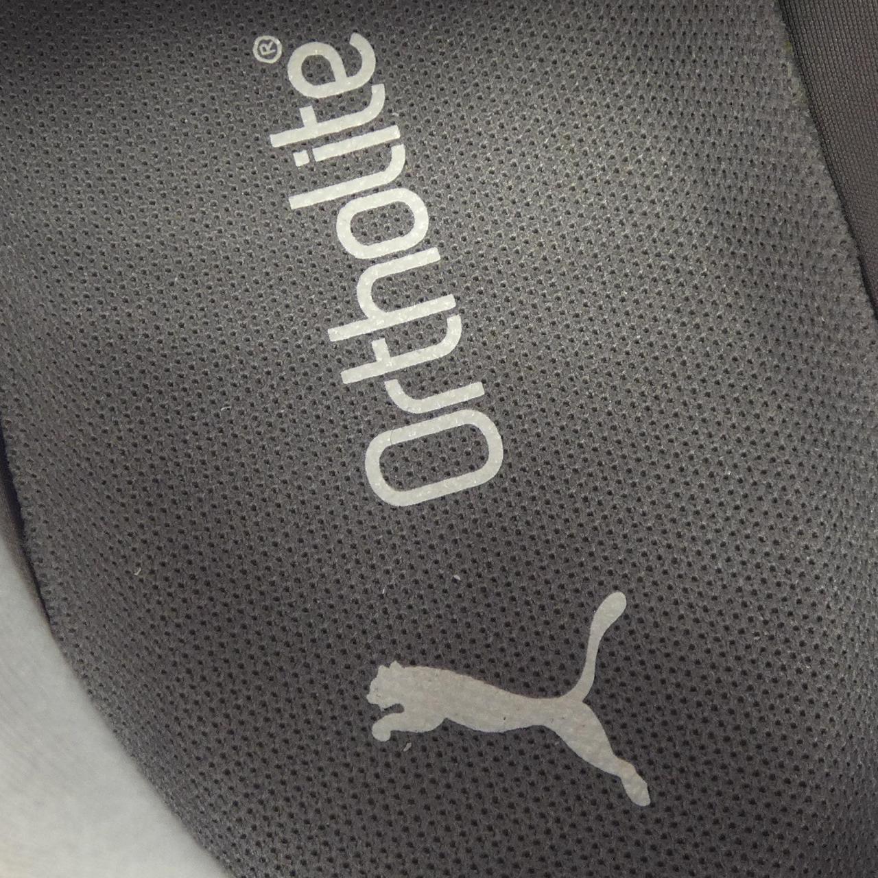 プーマ スニーカー