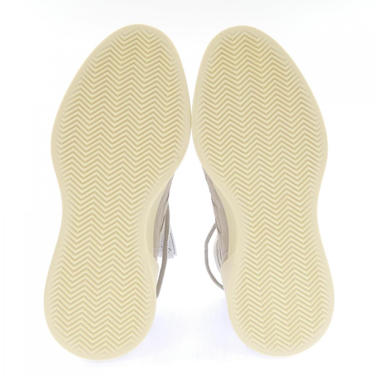 アディダス FEAR OF GOD ATHLETICS スニーカー