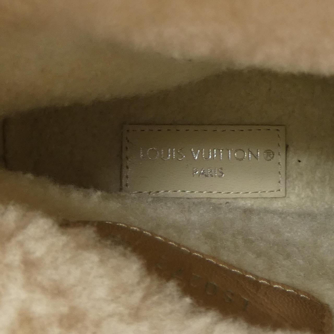ルイヴィトン LVボブールライン レザー シアリング ブーツ