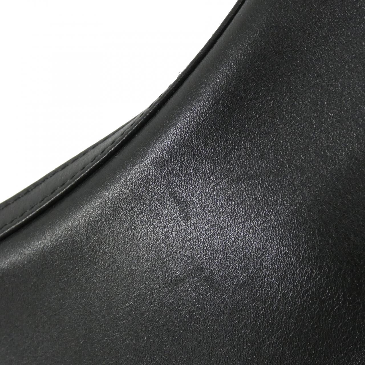 グッチ レザーショルダーバッグ
