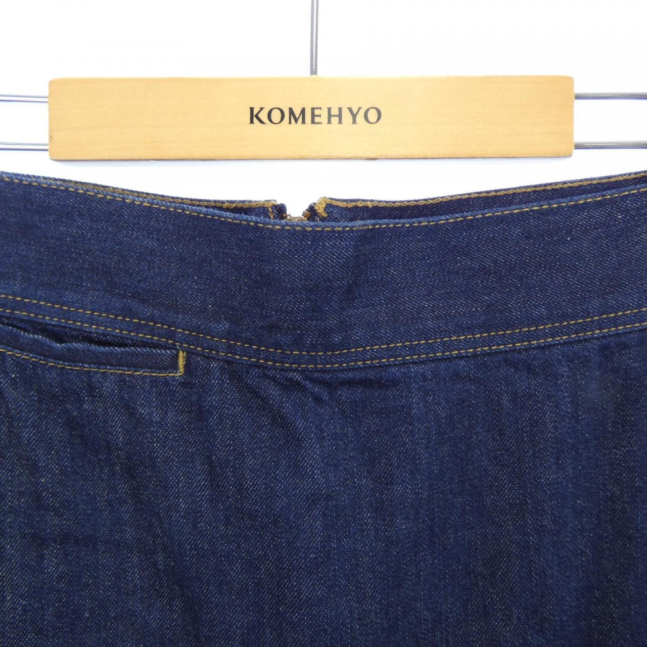 マカフィー スカート