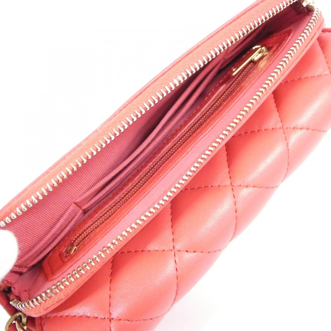 シャネル タイムレスクラシック ラムスキン フォンケース