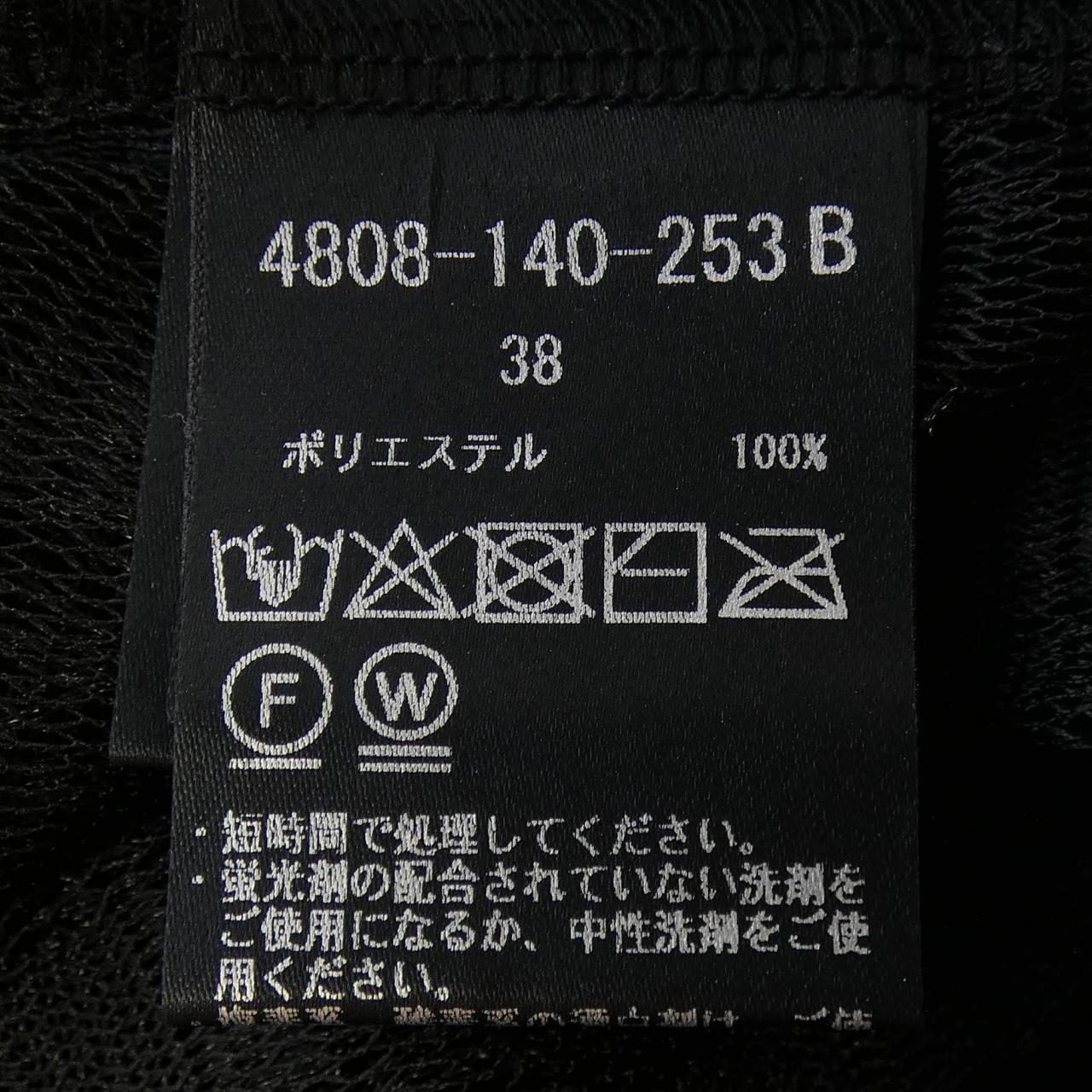 OSLOW トップス