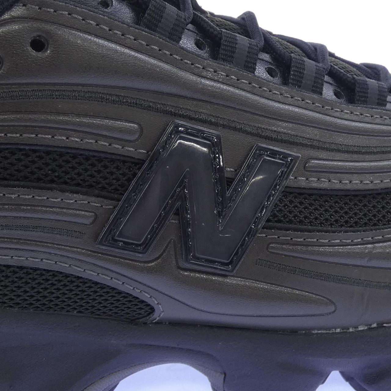 ニューバランス M1000UA スニーカー