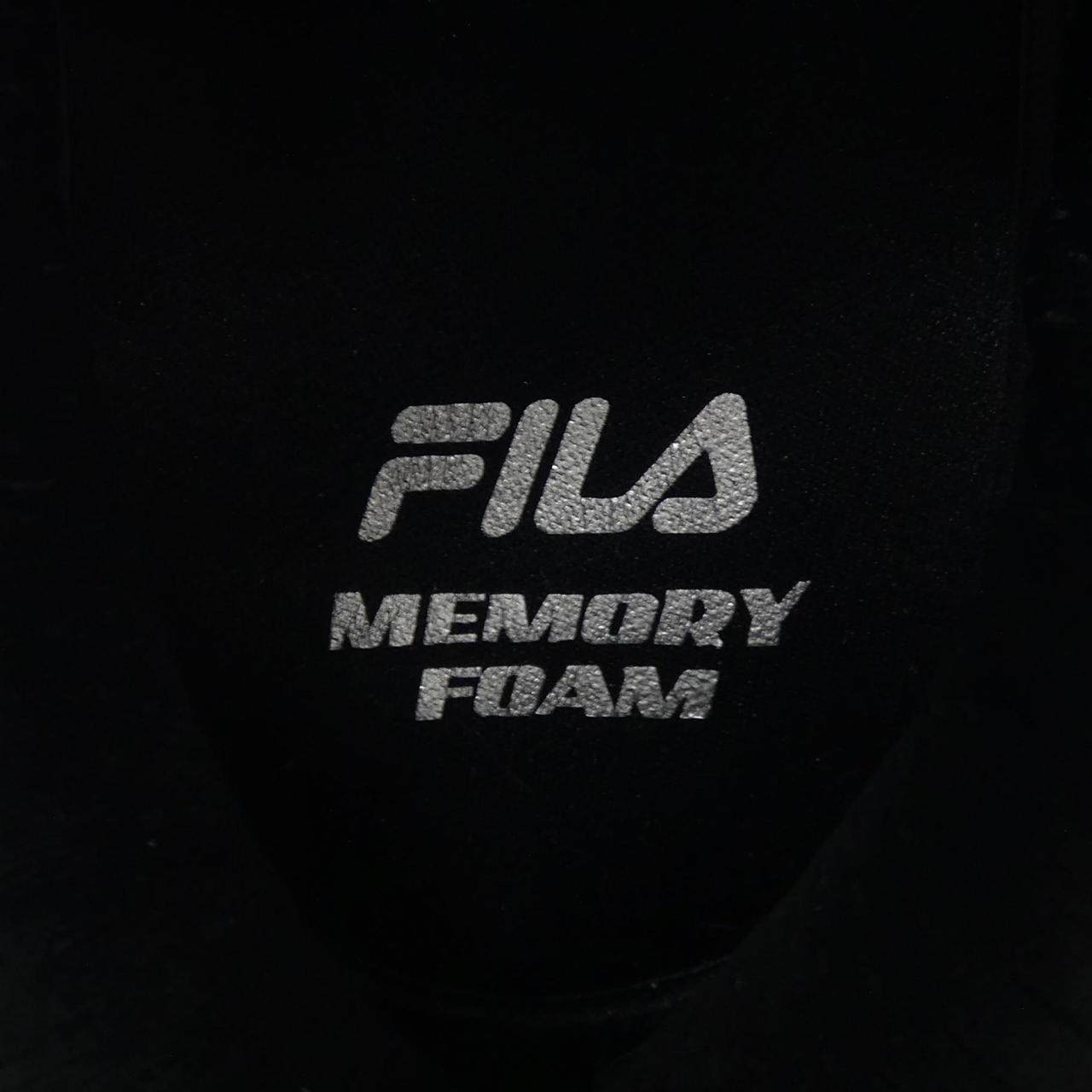 フィラ スニーカー