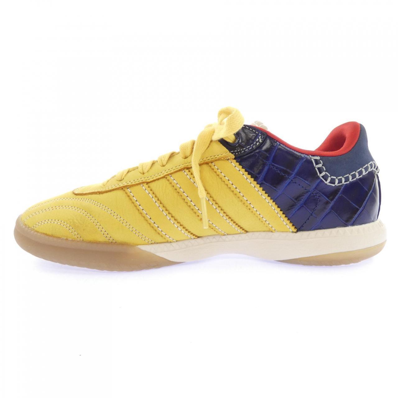 アディダス スニーカー