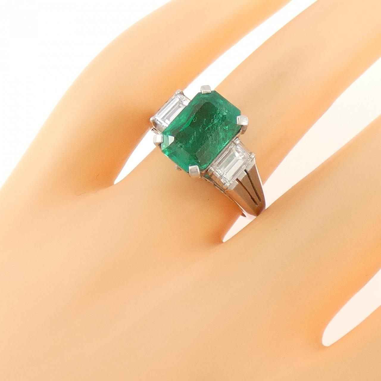 プラチナPT900 エメラルドダイヤモンドリング