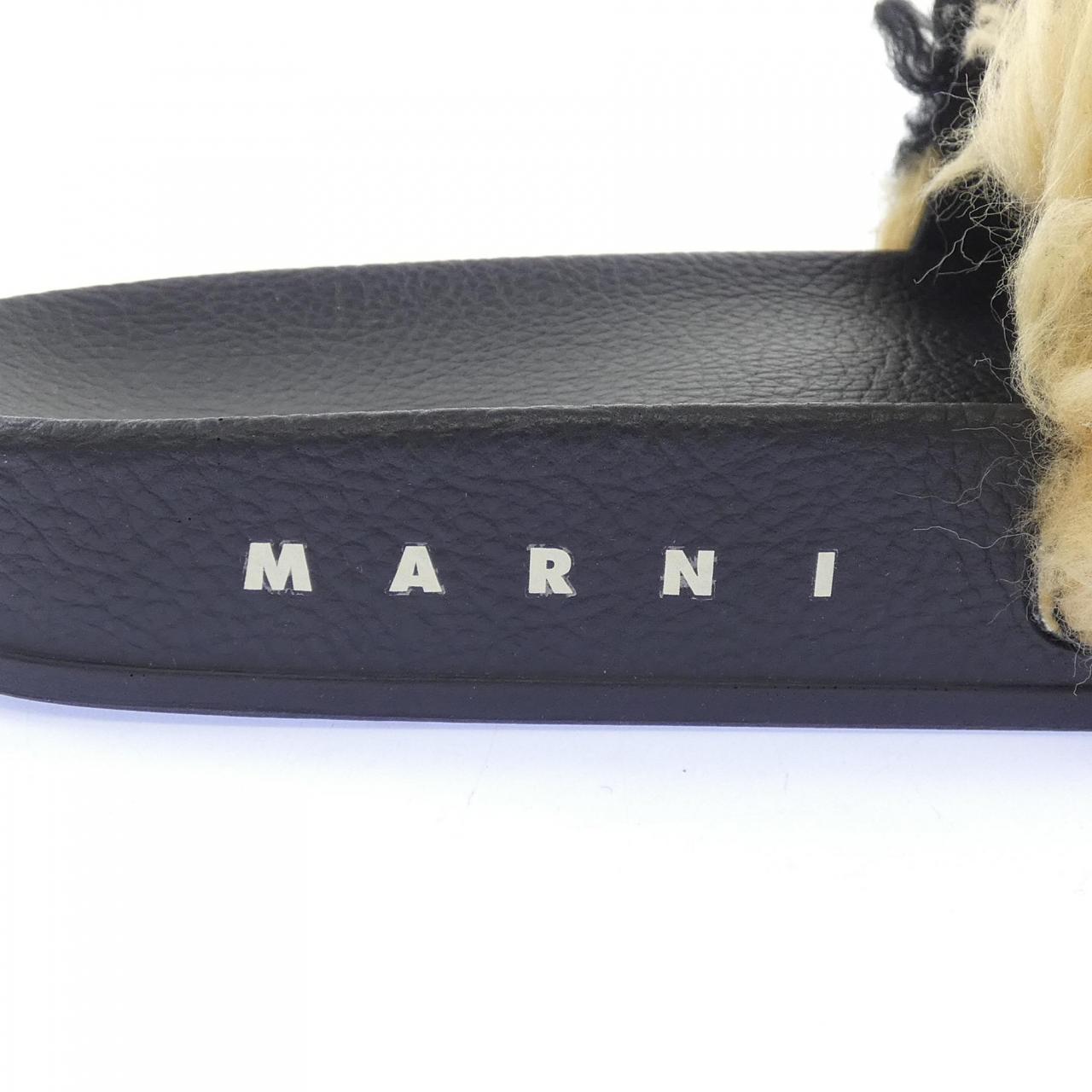 マルニ レザーサンダル