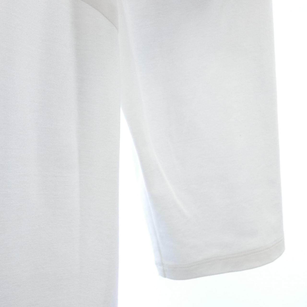 トゥービーシック Tシャツ
