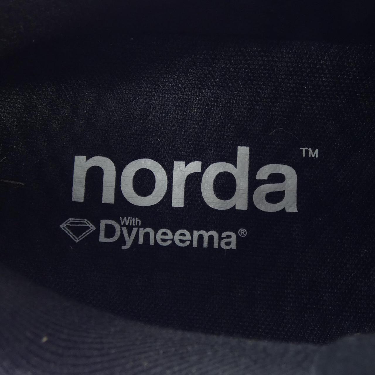 norda スニーカー