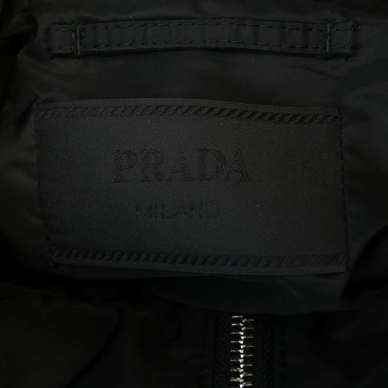 プラダ トライアングルロゴ ブルゾン