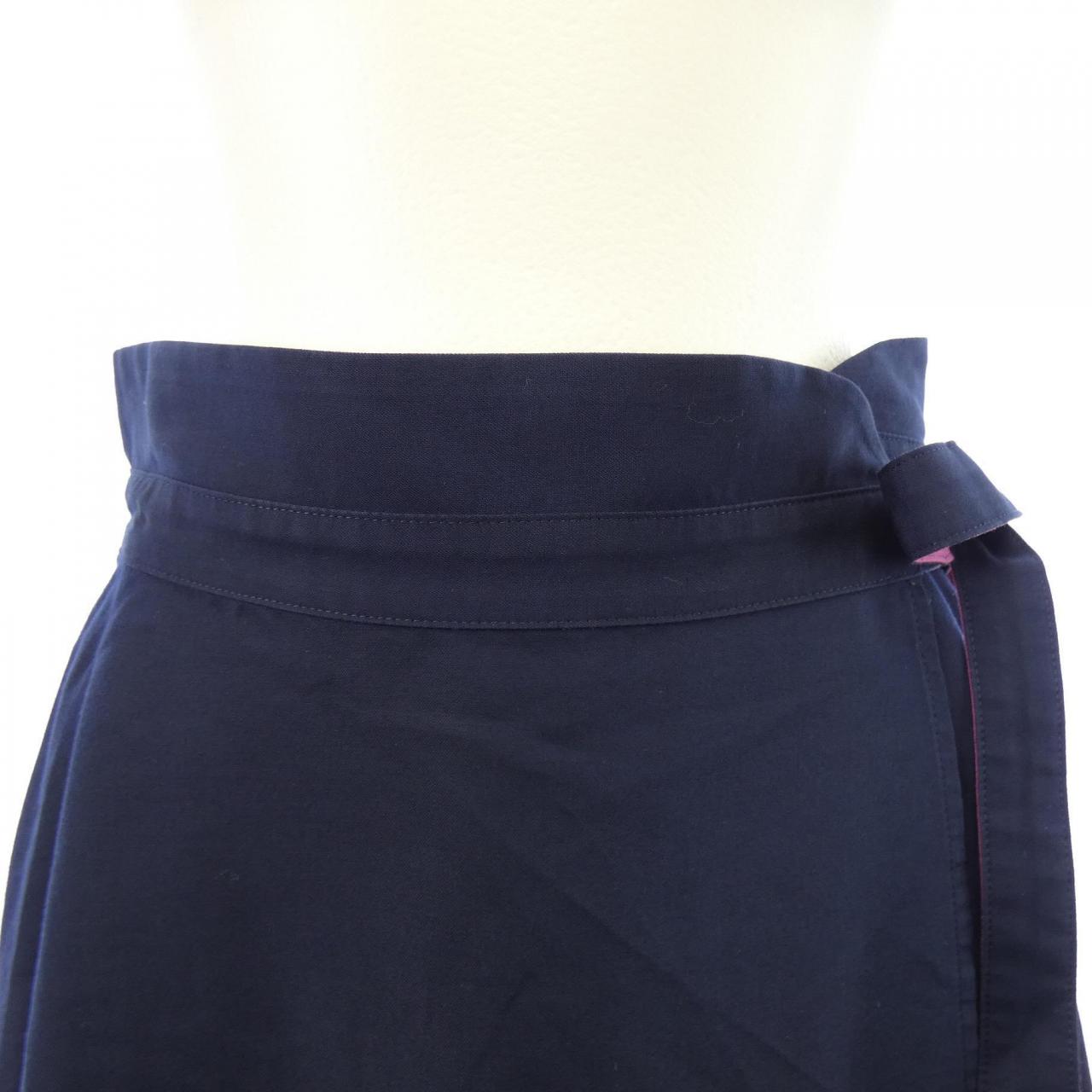 ブルーレーベルクレストブリッジ スカート