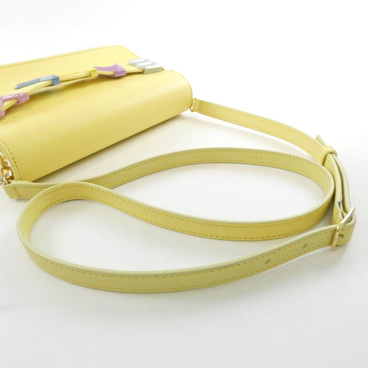 バリー LOGO CROSSBODY レザーショルダーバッグ
