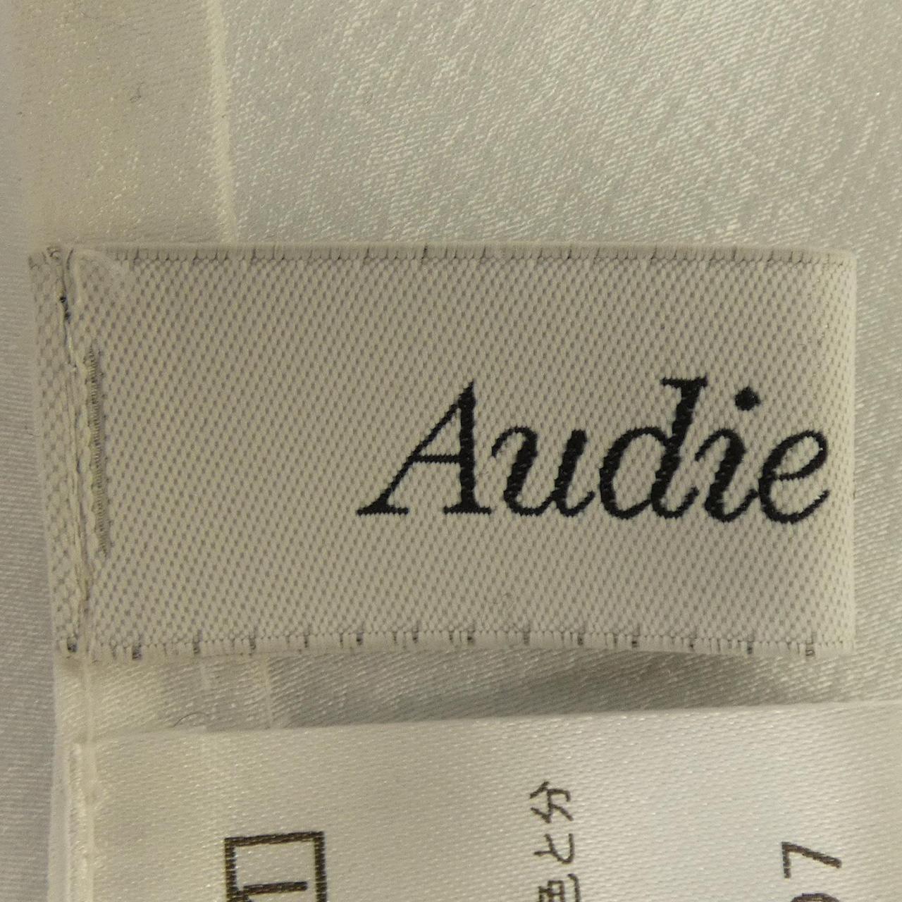 Audie a Muses シャツ