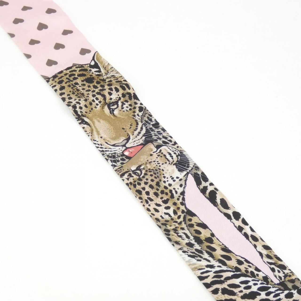 エルメス JUNGLE LOVE LOVE シルクツイリースカーフ