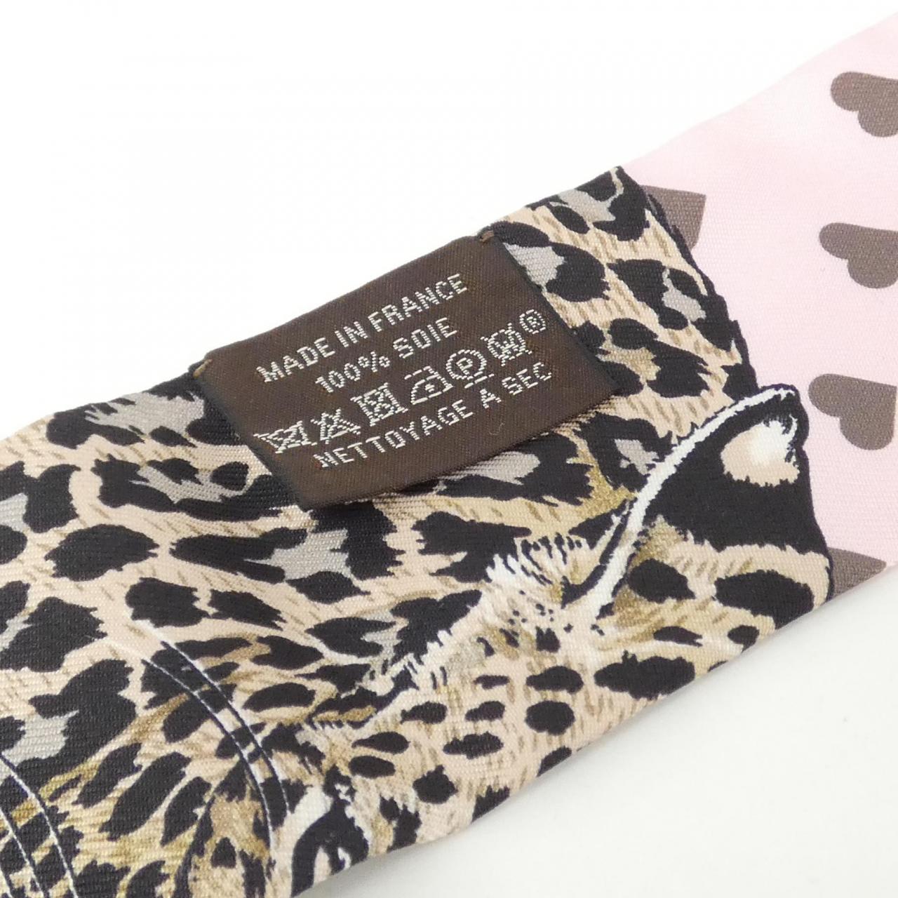 エルメス JUNGLE LOVE LOVE シルクツイリースカーフ