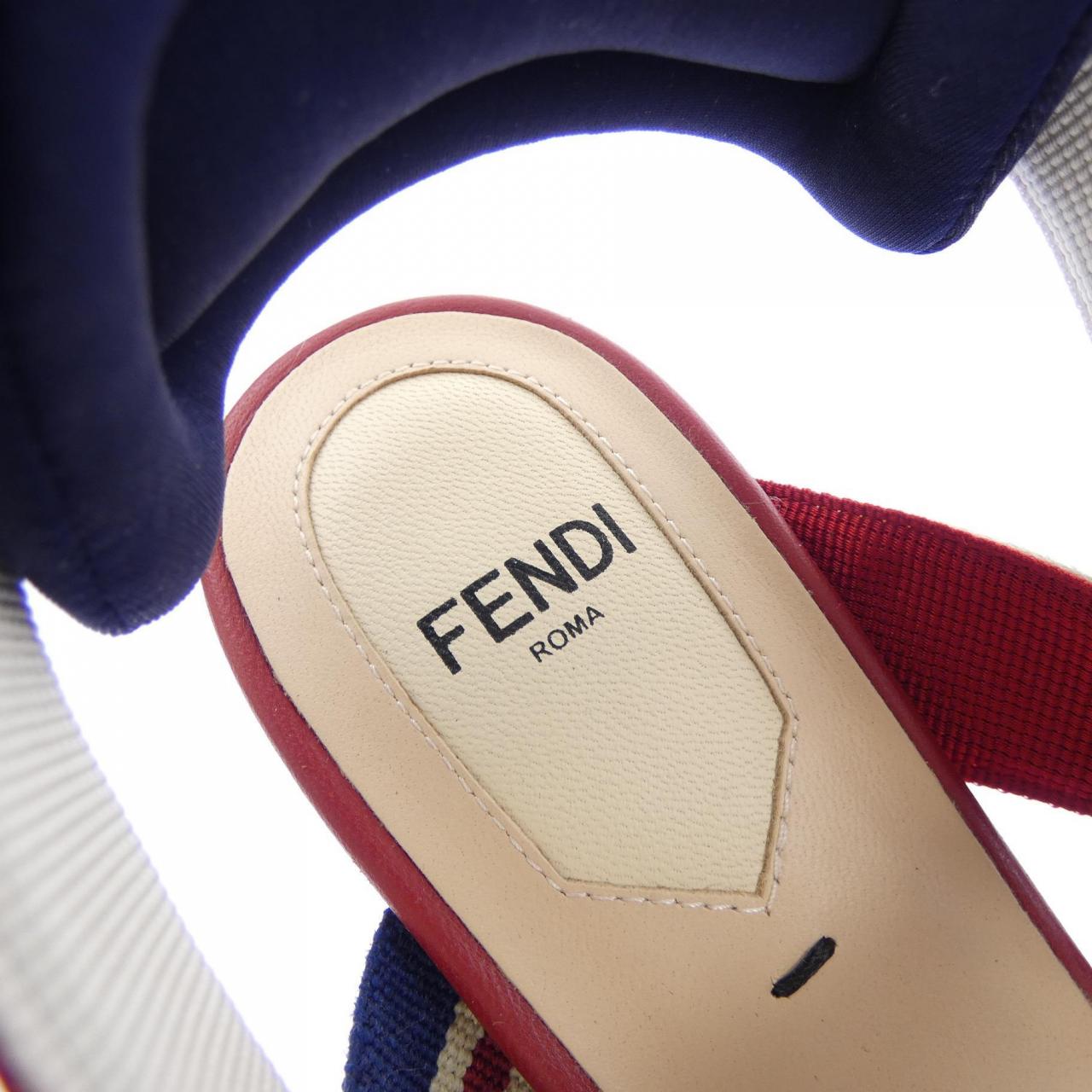 フェンディ レザーパンプス
