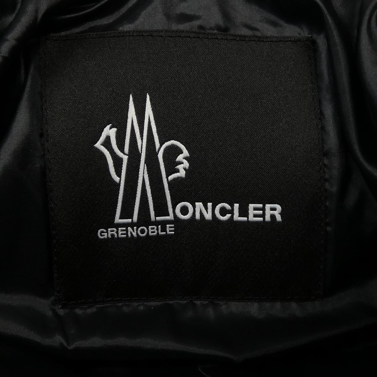 モンクレールグルノーブル CAMURAC ダウンジャケット