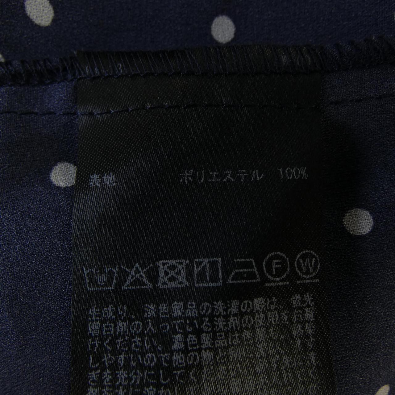 インゲボルグ トップス