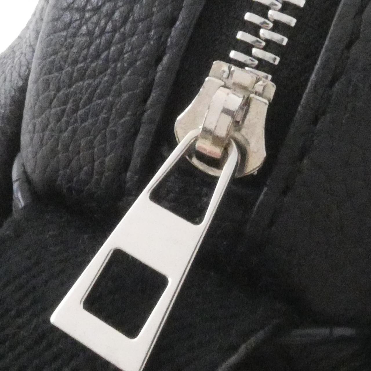 ロエベ ミリタリーメッセンジャー カーフ ショルダーバッグ