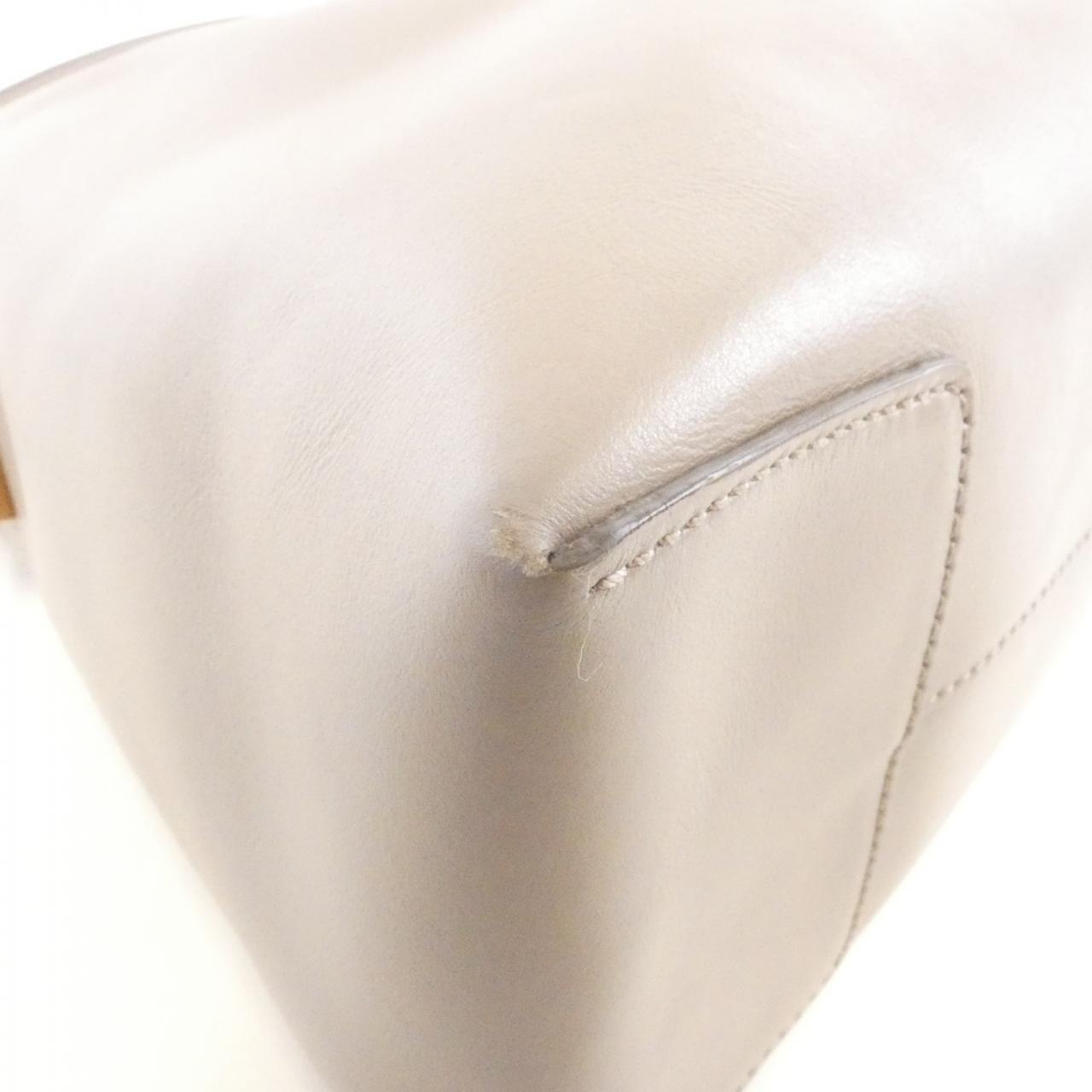 トッズ T CASE レザーショルダーバッグ