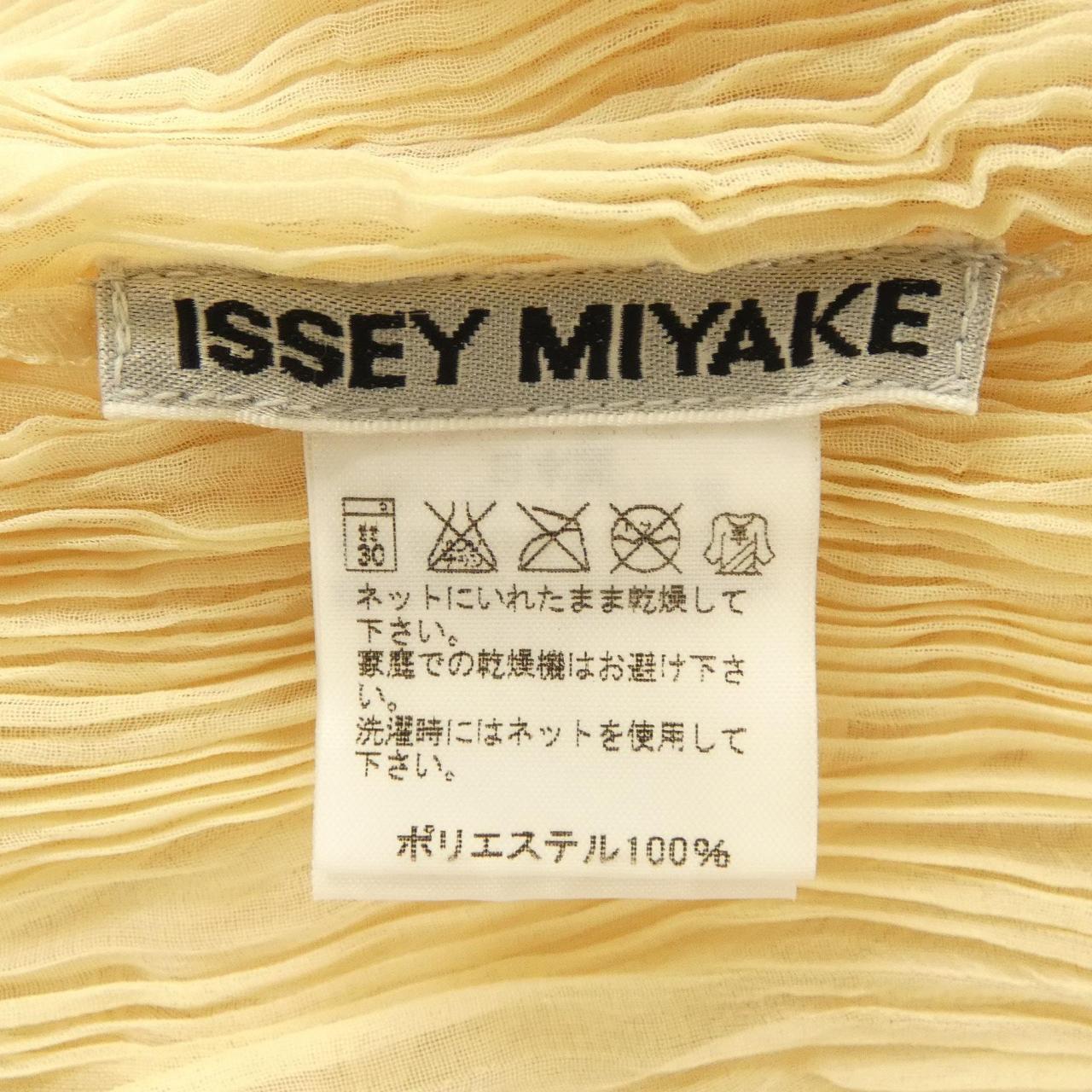 イッセイミヤケ トップス