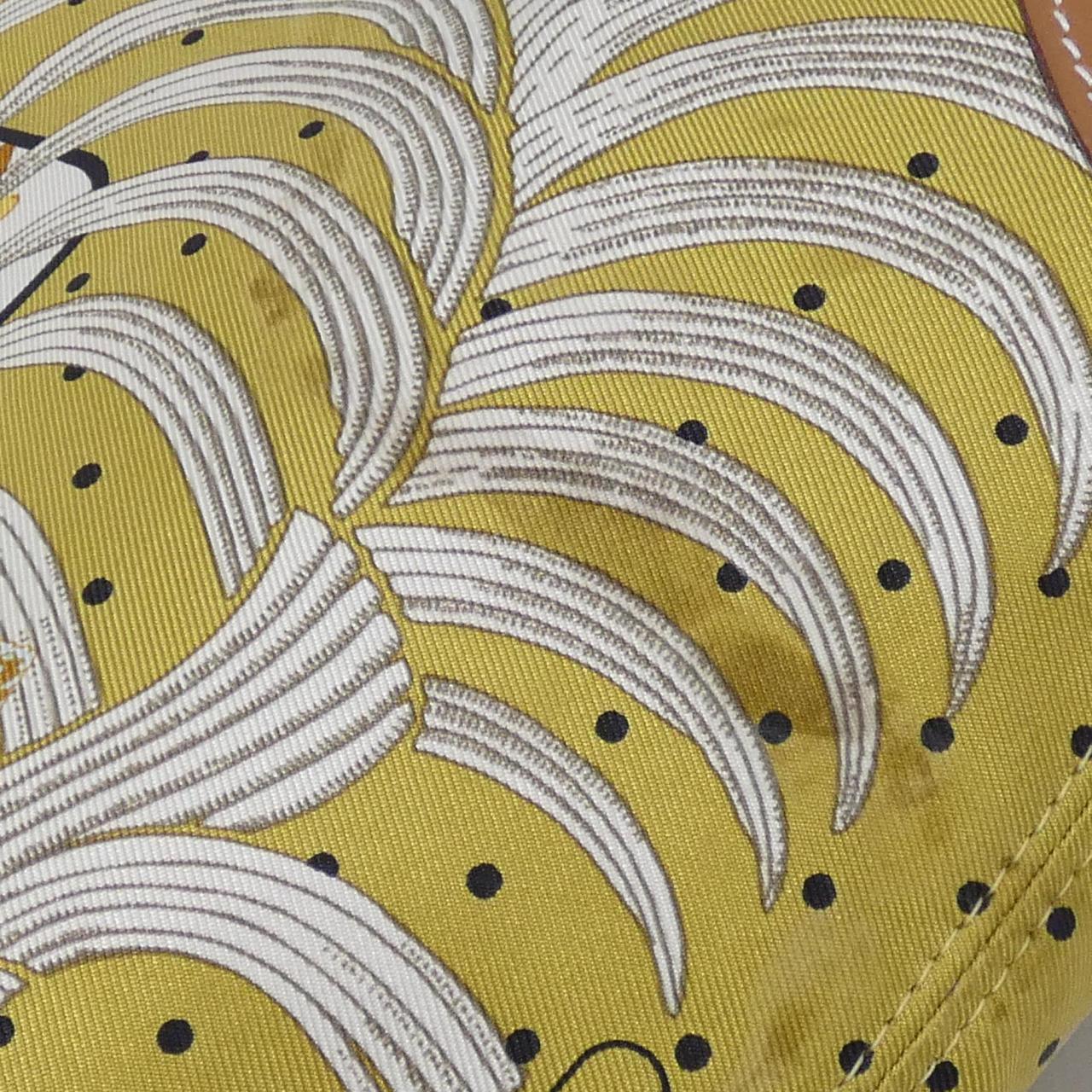 エルメス TIGRE ROYAL FLURI シルキーシティPM シルク スイフト ショルダーバッグ
