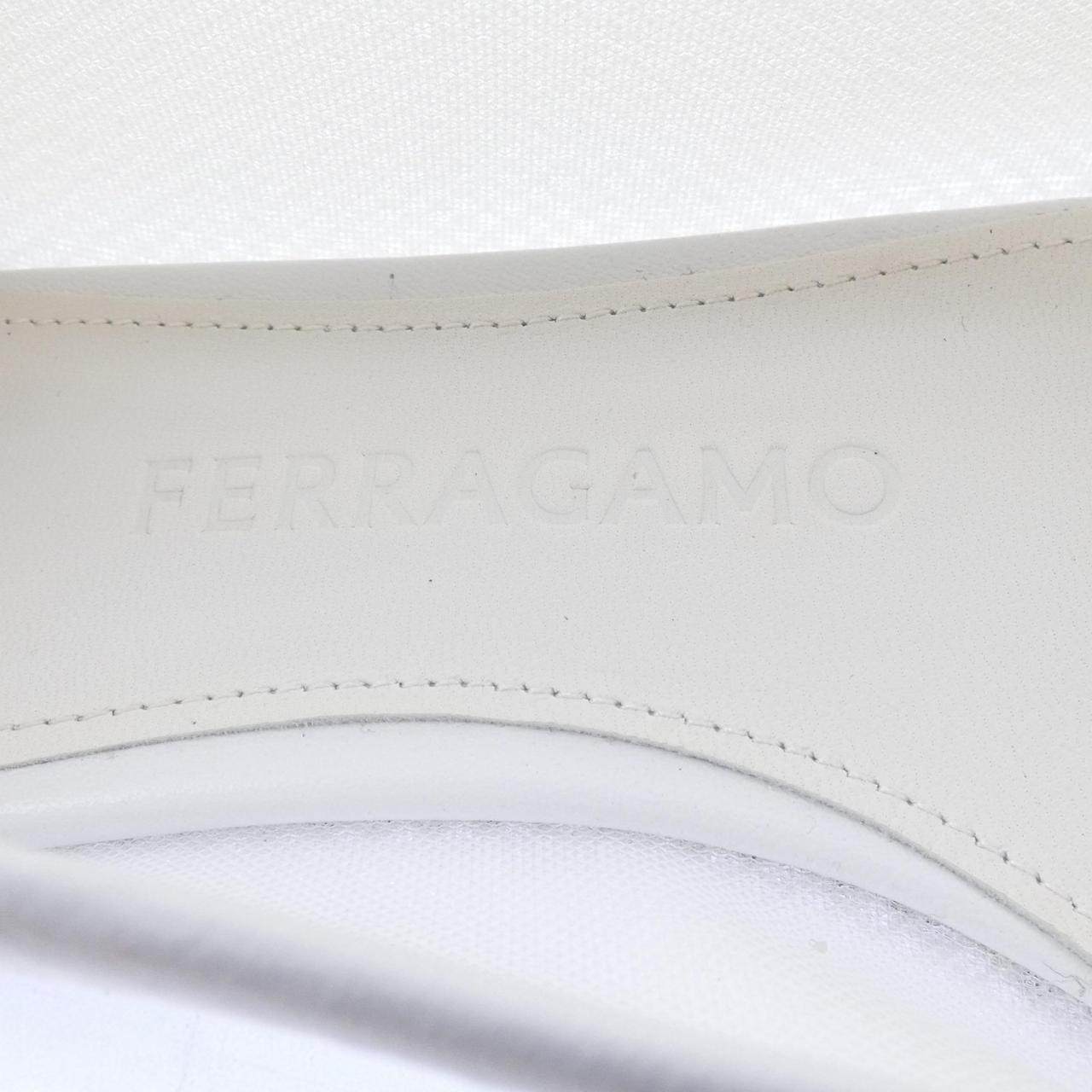 サルヴァトーレ フェラガモ レザーシューズ