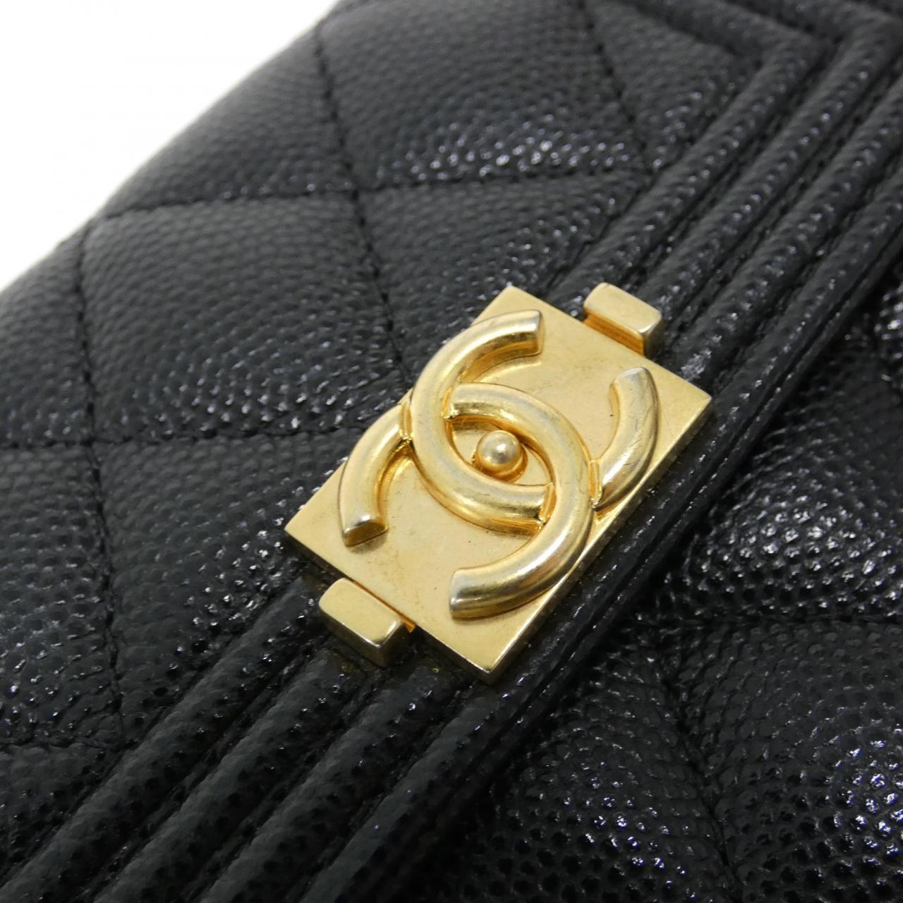 シャネル ボーイシャネル キャビアスキン 財布