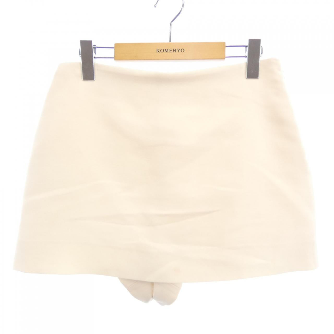 ヴァレンティノ ショートパンツ