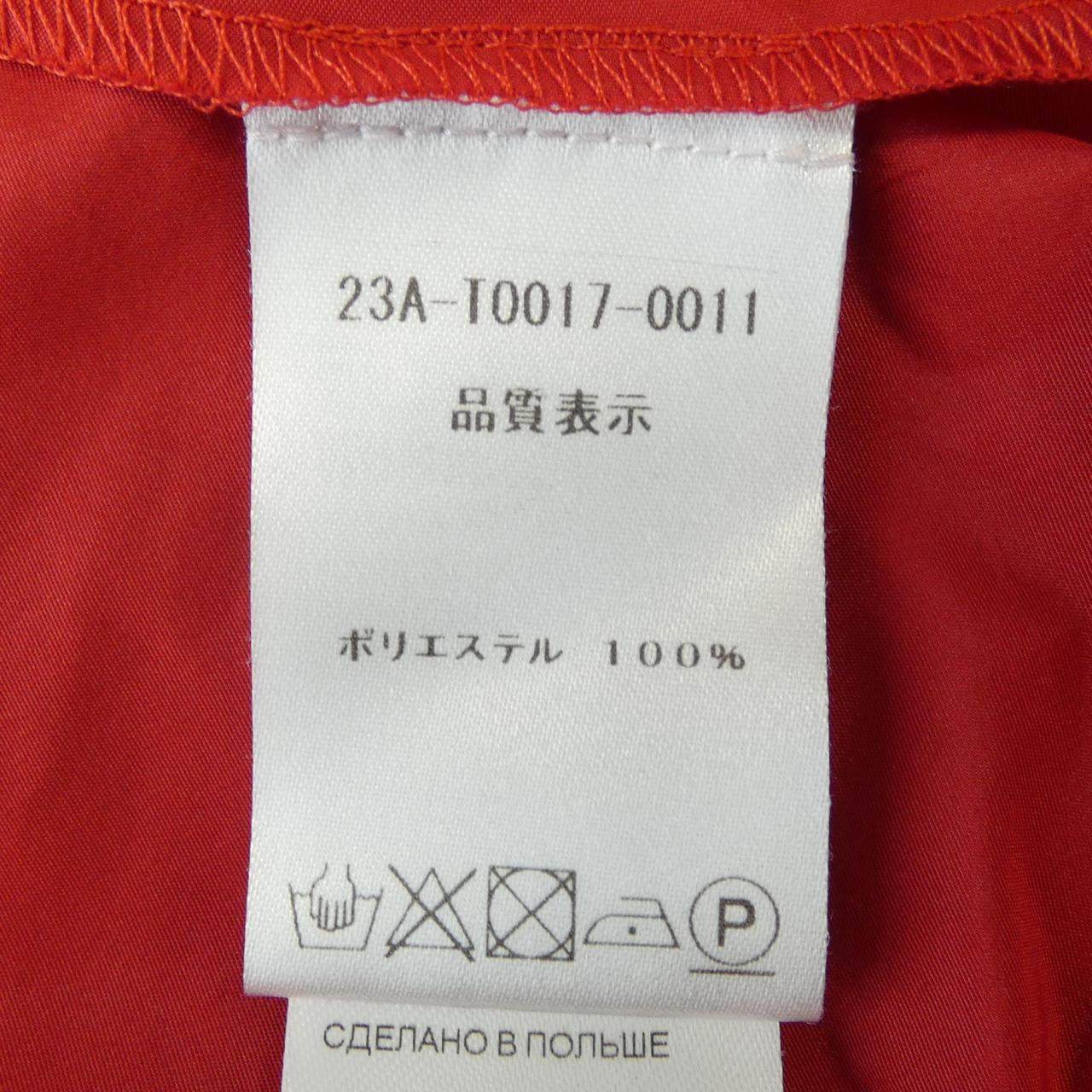 パトゥ トップス