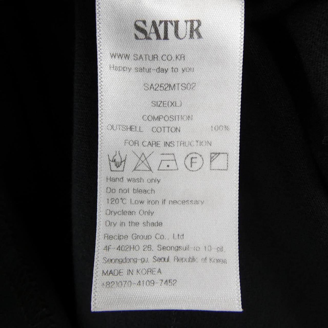 SATUR コットンTシャツ