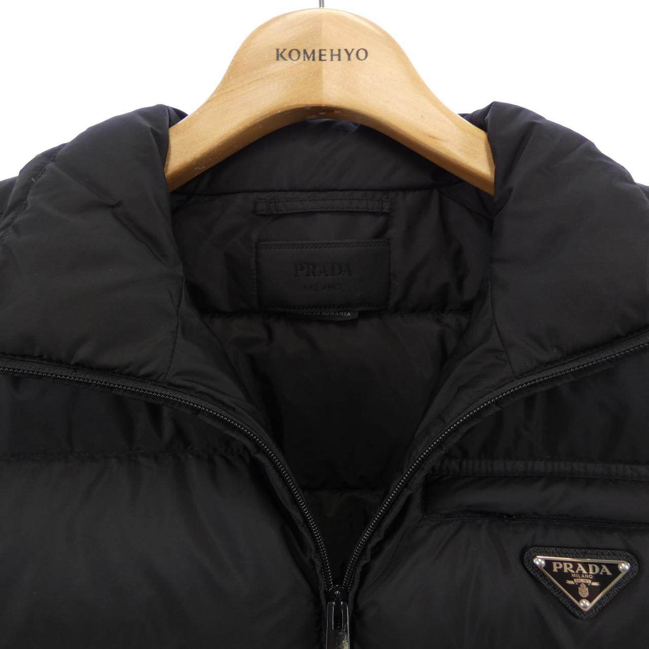 プラダ Re-Nylon ダウンベスト