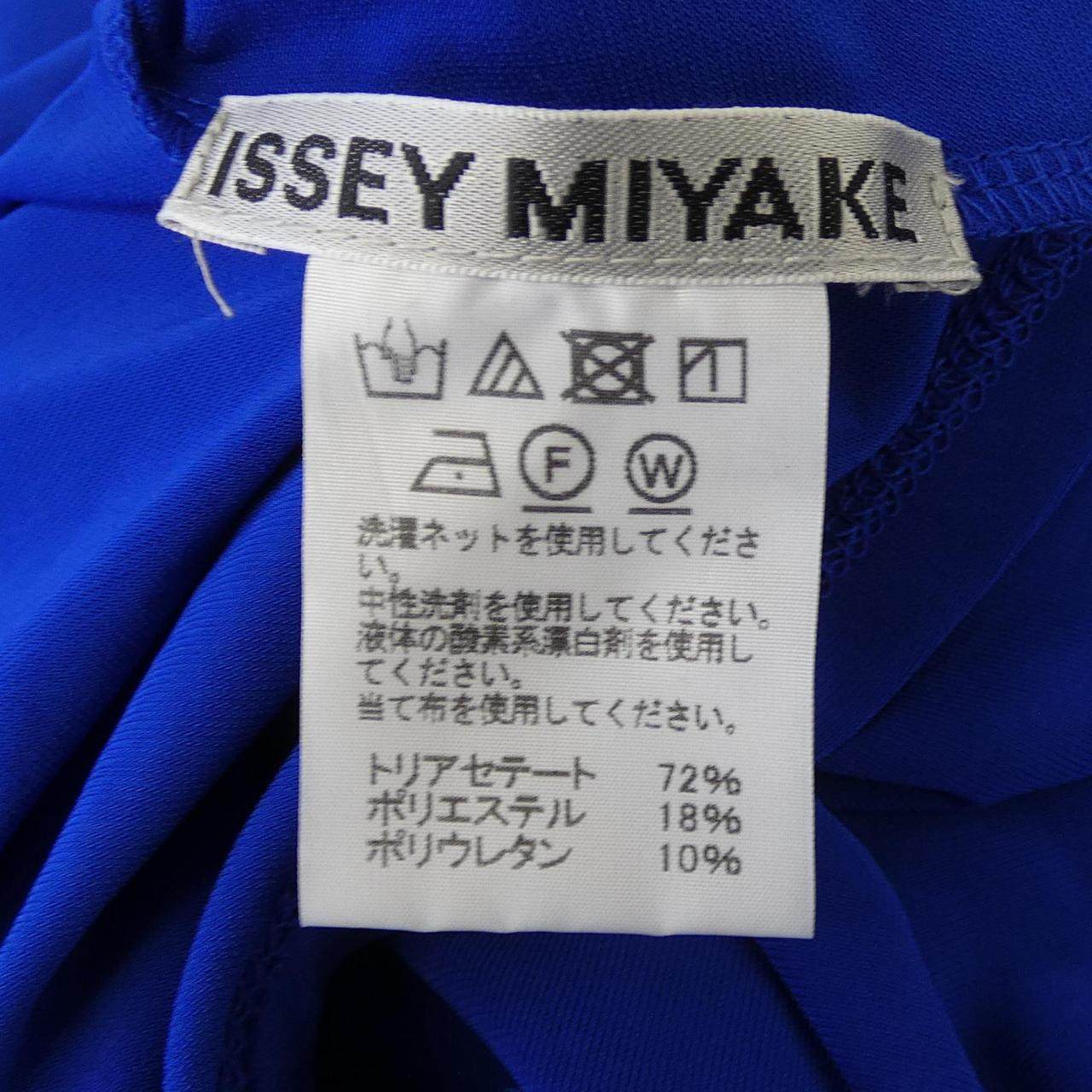 イッセイミヤケ トップス