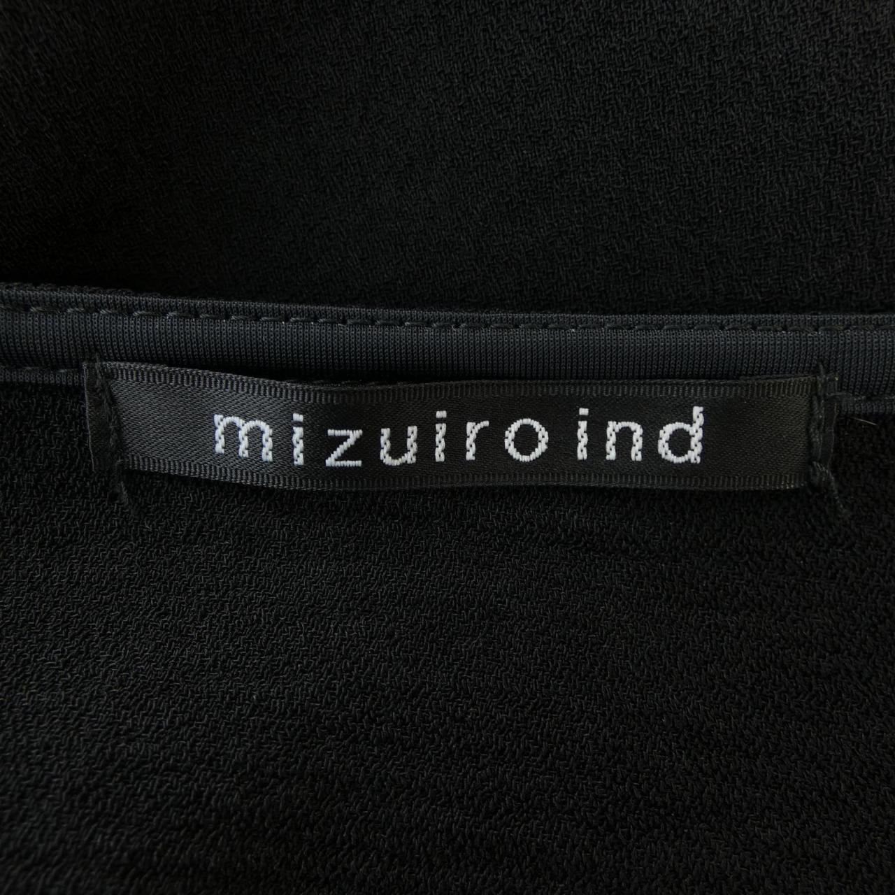 ミズイロインド トップス