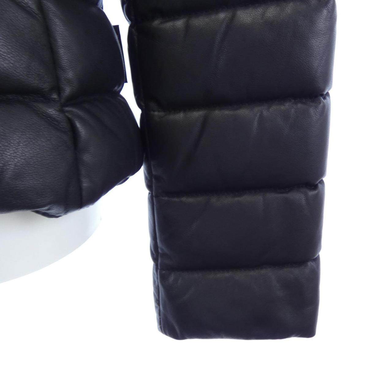 モンクレール HORRE 羊革ダウンジャケット