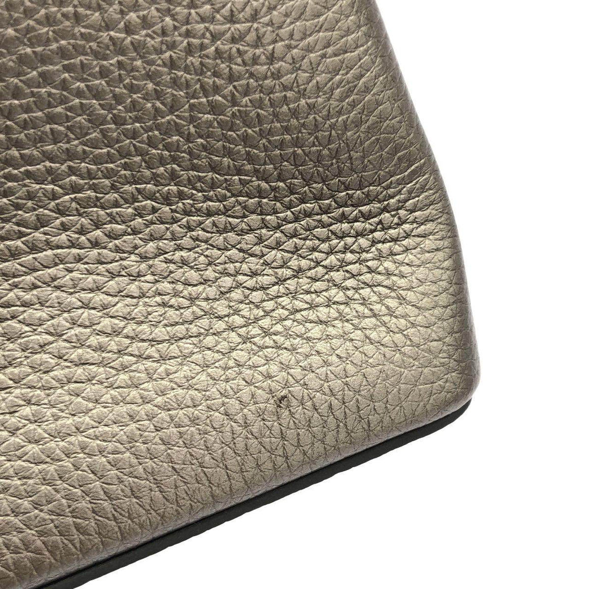 ルイヴィトン カプシーヌBB レザーハンドバッグ