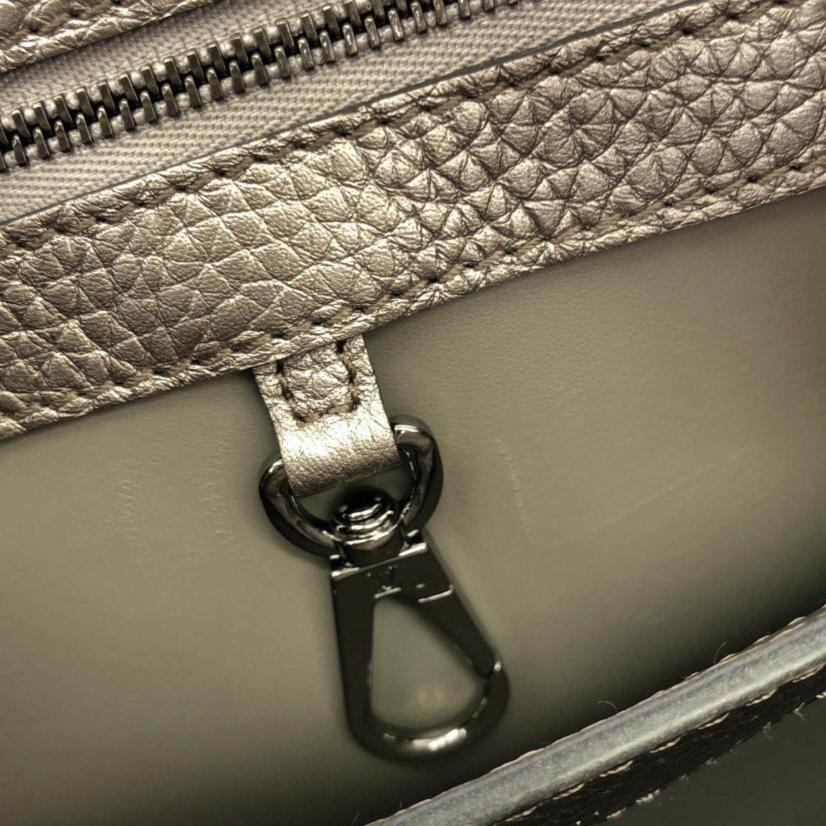 ルイヴィトン カプシーヌBB レザーハンドバッグ