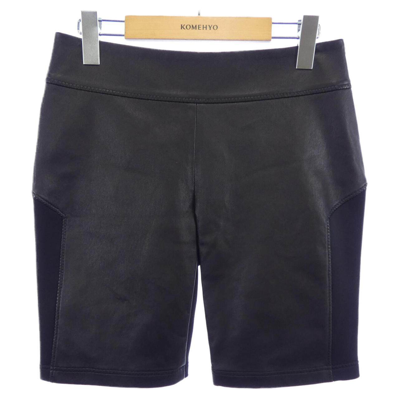 ロエベ ショートパンツ